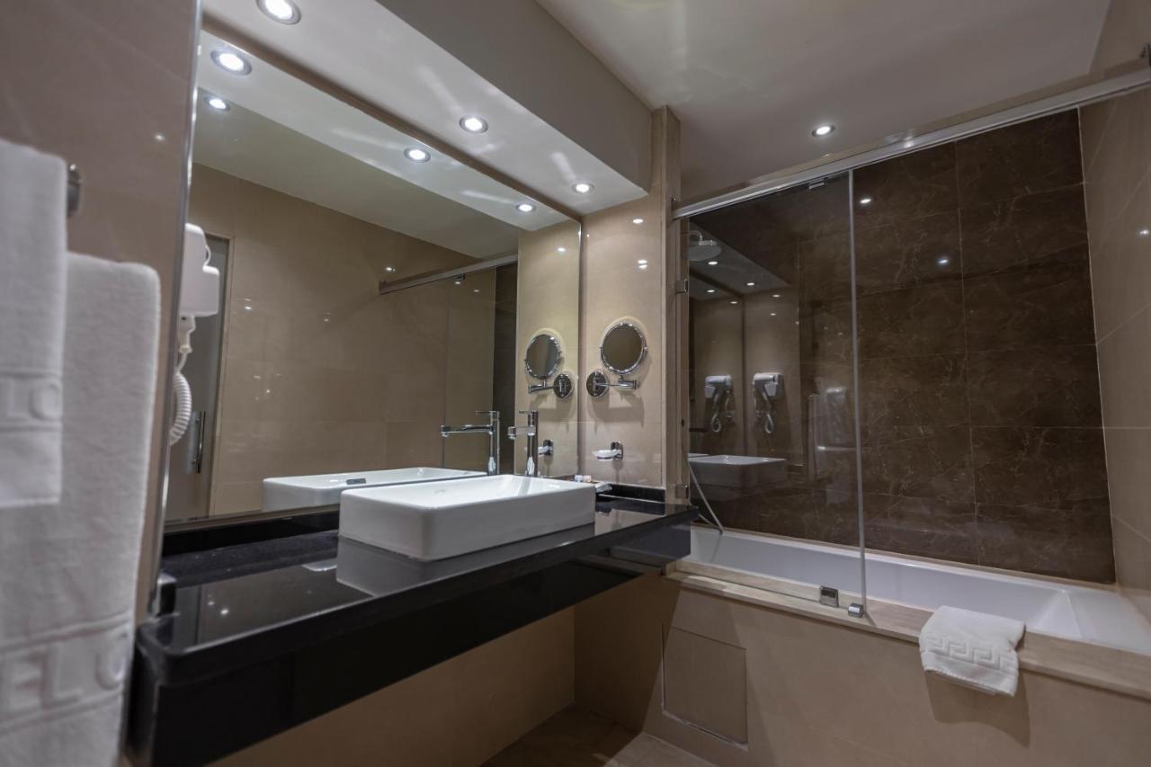 Hotel Omeya Мартил Екстериор снимка