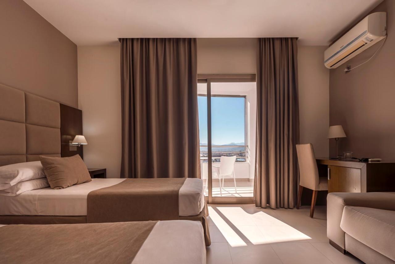 Hotel Omeya Мартил Екстериор снимка