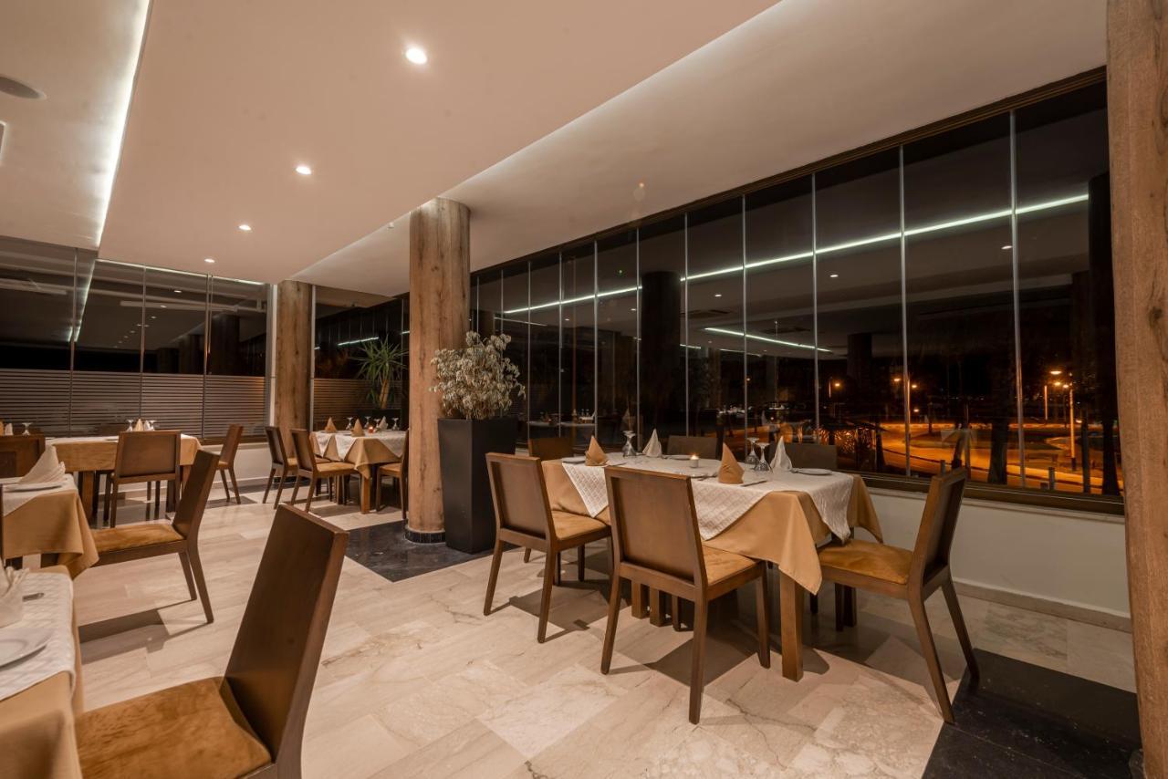Hotel Omeya Мартил Екстериор снимка